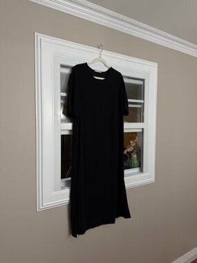 EVERLANE Black Crewneck Midi Dress